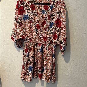 O'Neill Floral V-Neck Mini dress or beach cover-up. - Red and Blue floral
Sz L